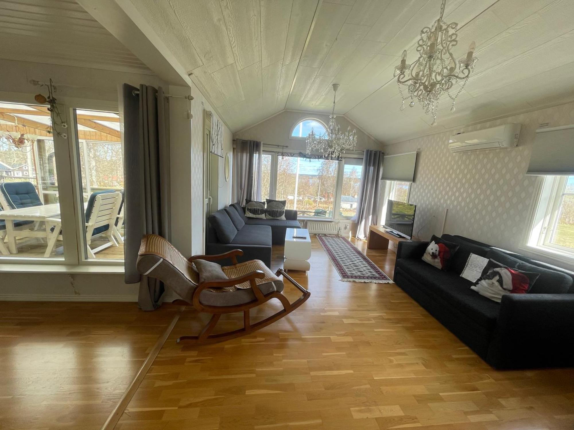 Luxury Villa By Lake Welcome You Йо Екстер'єр фото